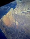  k w sables oman sable desert frontieres arabe mer erosion depots eau vent climat dunes jets montagnes cretes 7000 collision ile sud-est cote avril 1993 espace science astronomie vertical